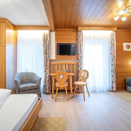 Garni Bondi Bed and Breakfast Sëlva Buitenkant foto
